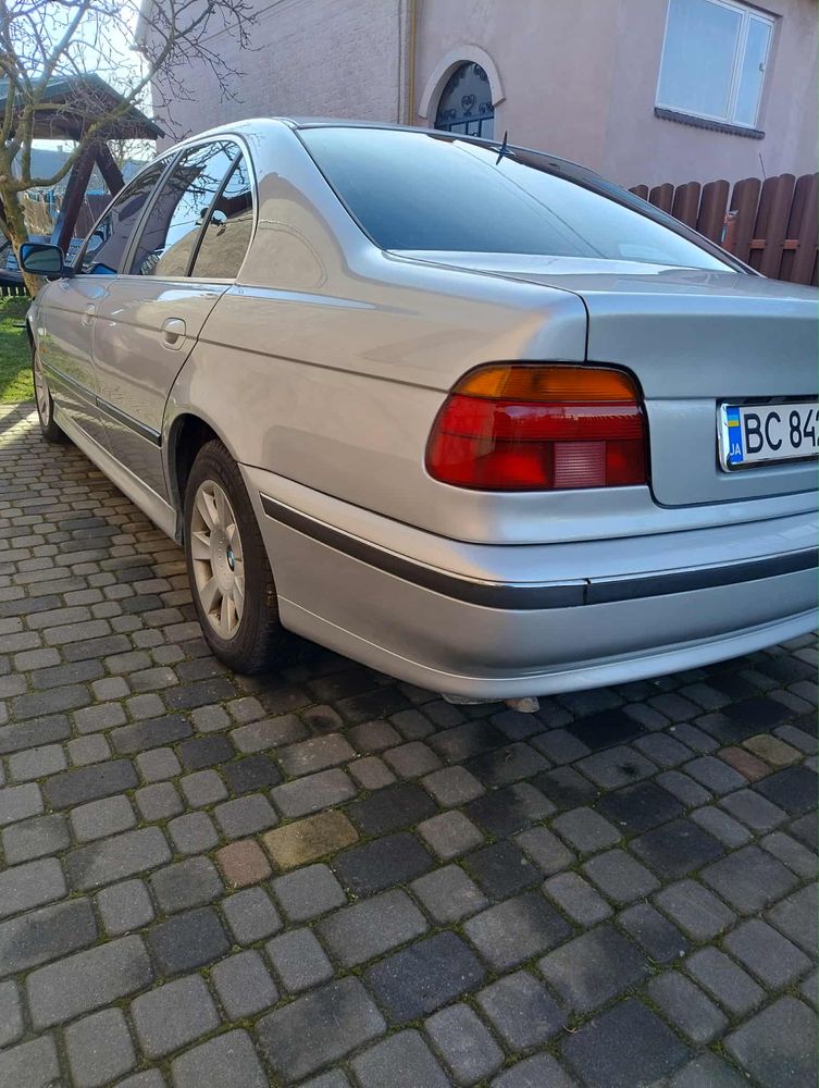 Продам автомобіль BMW E 39.