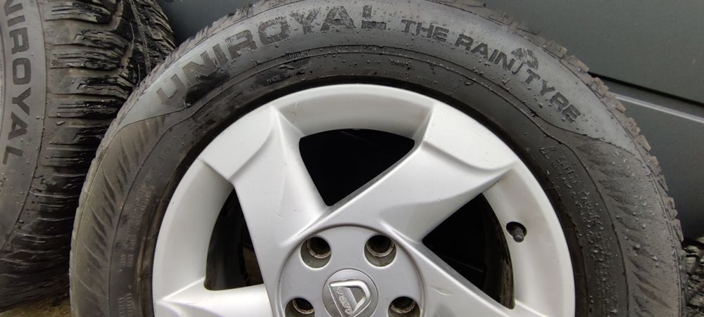 Komplet kół Aluminiowych 16" 5x114,3 215/65/16 Dacia Duster Renault