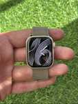 Apple Watch 8 starlight silver srebrny