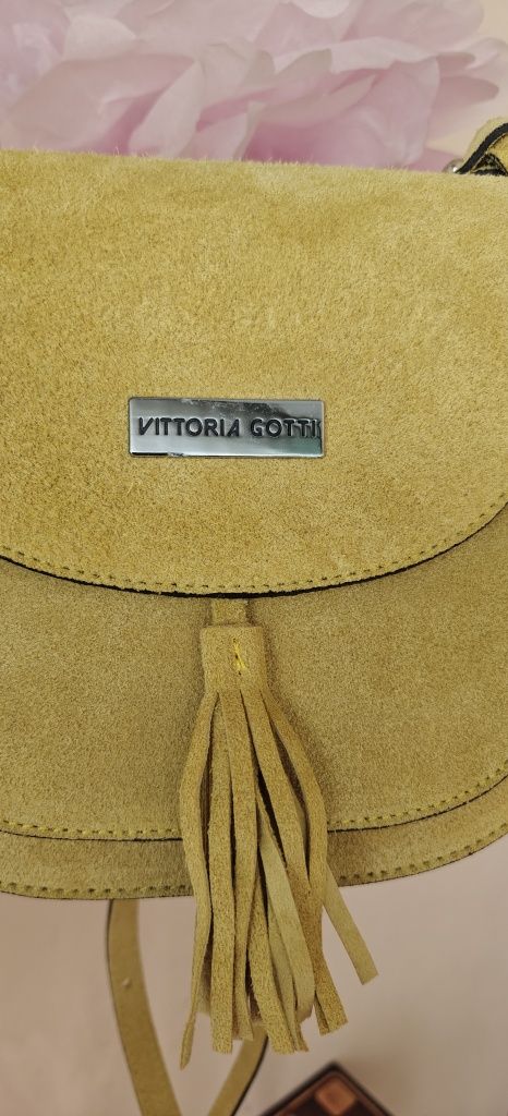 Torebka zamszowa Vittoria Gotti