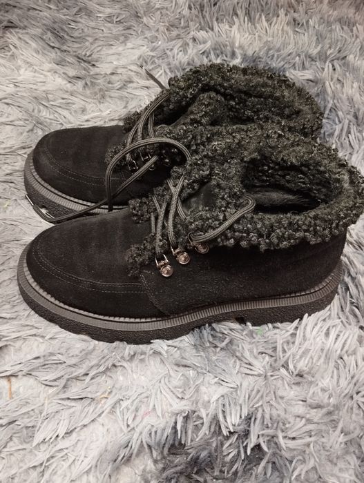 Жіноче зимове взуття