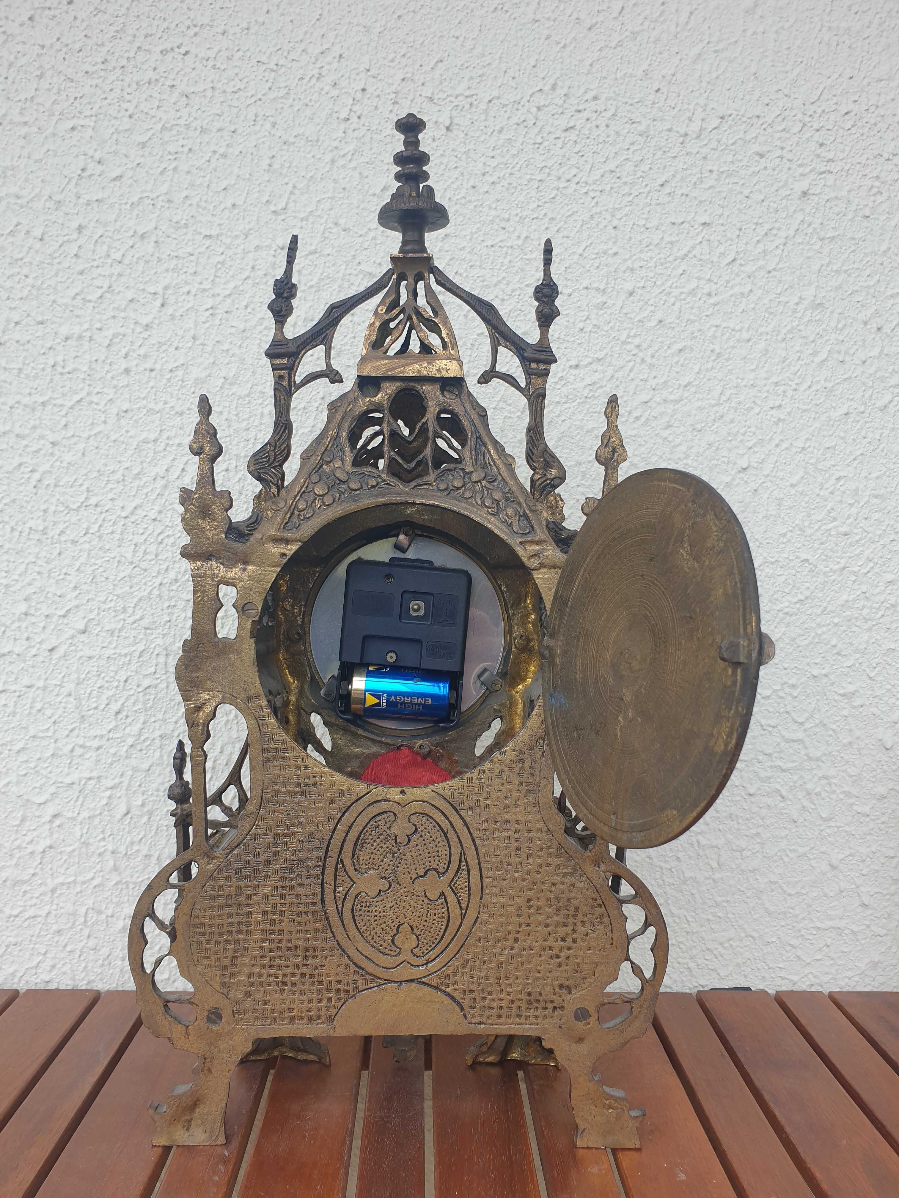Relógio antigo en ferro
