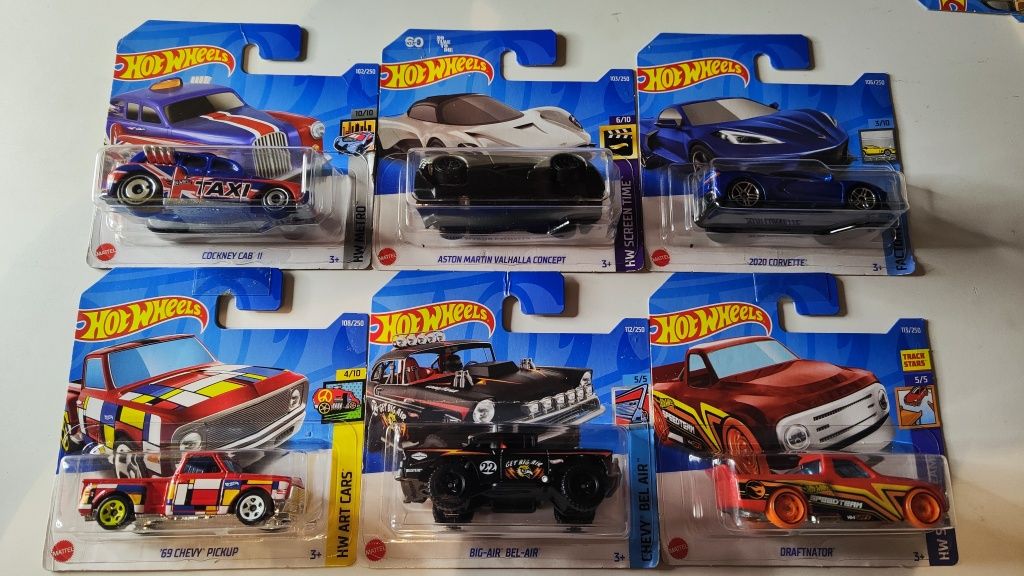 Miniaturas hot wheels 2022