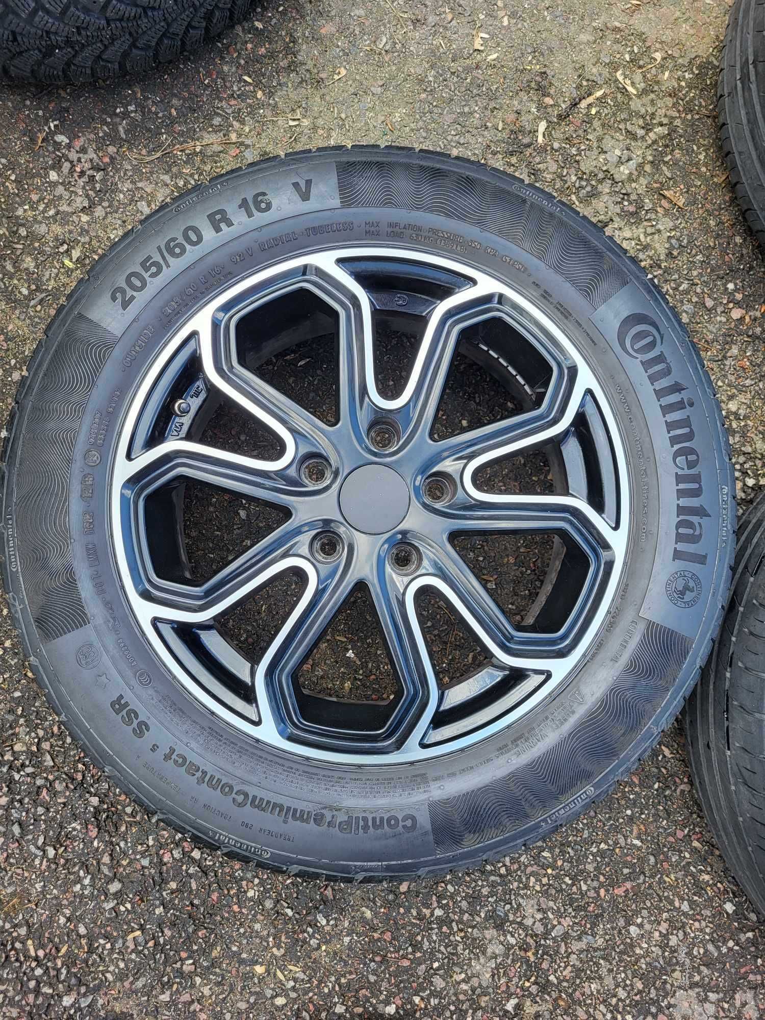 Felgi aluminiowe z oponami Kia Ceed, Venga  205/60/R16