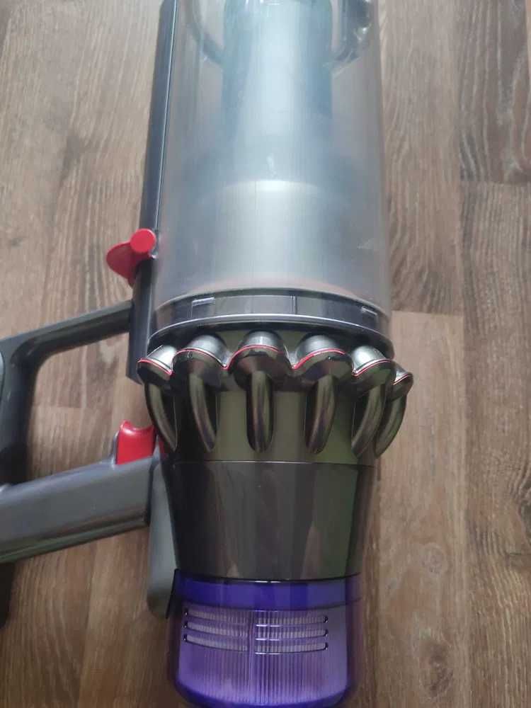 Dyson outsize v11