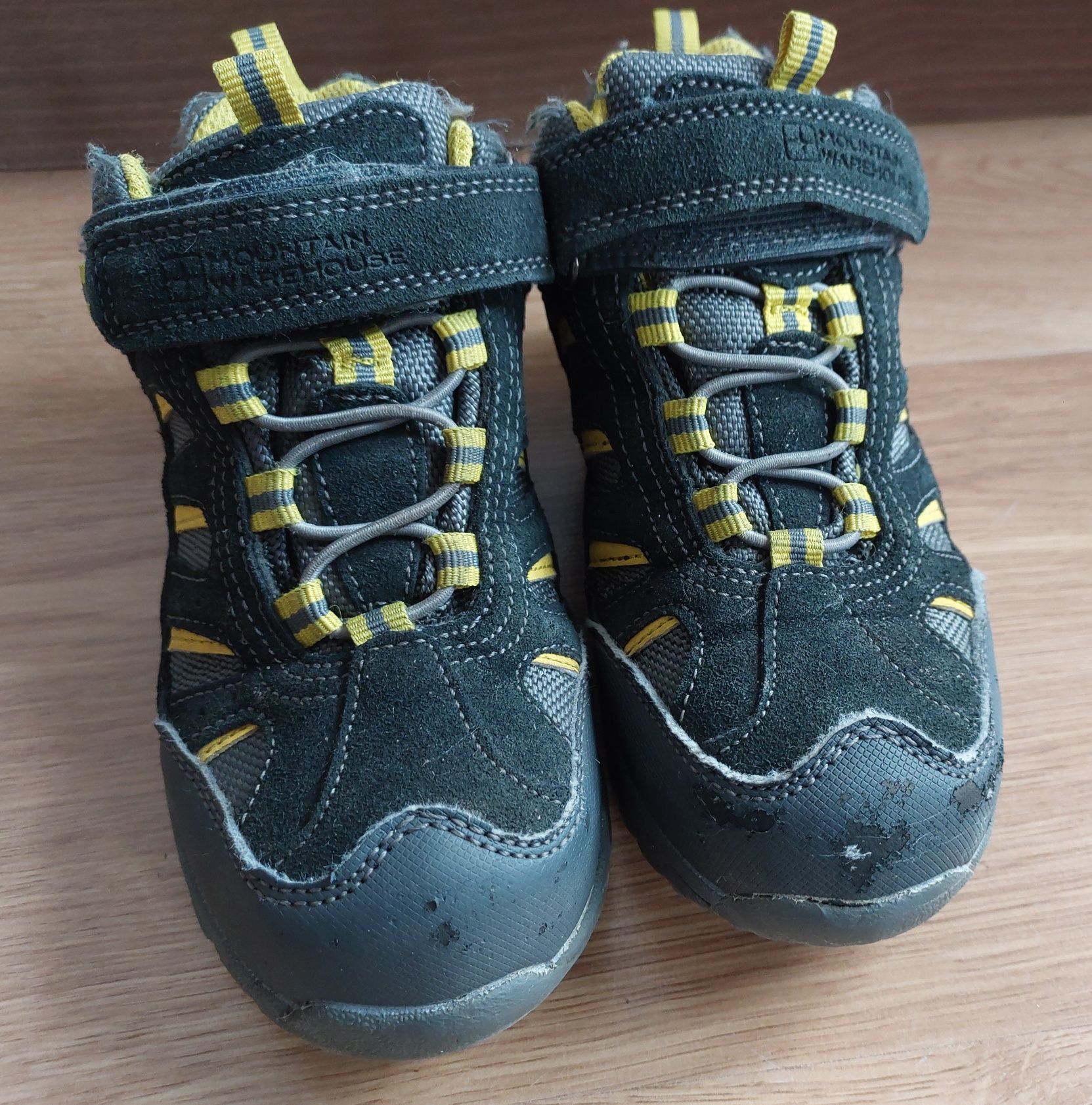Buty r.30: adidasy Reebok, trekkingowe Mountian Warehouse, sandały dec
