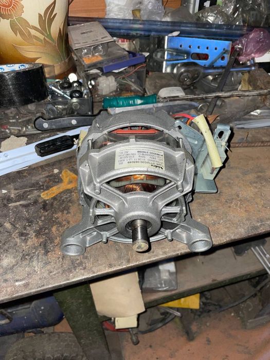 Б/у мотор от стиралки Bosch Classixx 6