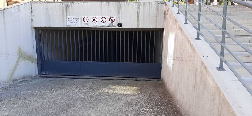 Estacionamento carro ou mota – Olivais - metro de Cabo Ruivo
