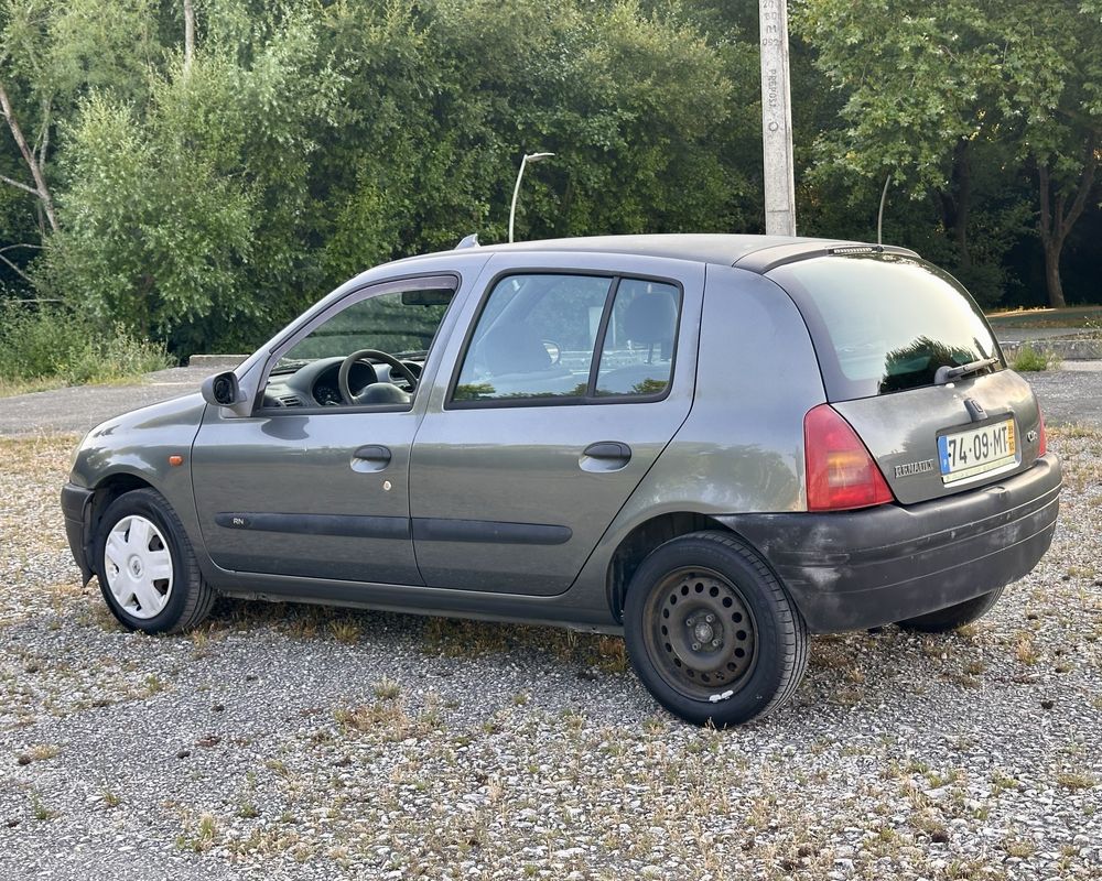 Renault clio 1.2 direcao assistida - pronto a circular