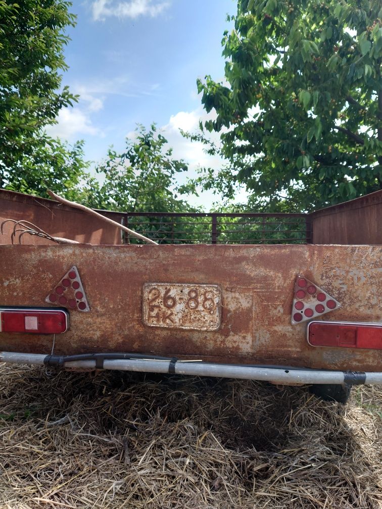 Прицеп легковий причіп для легкового автомобіля