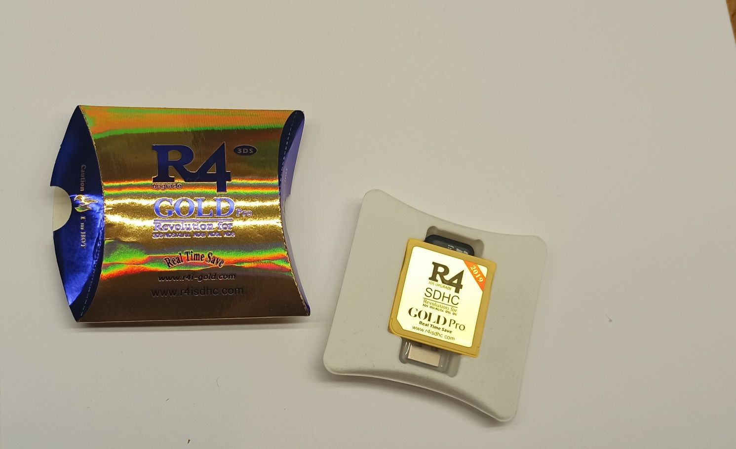 Картридж r4 gold з картою 32 гб