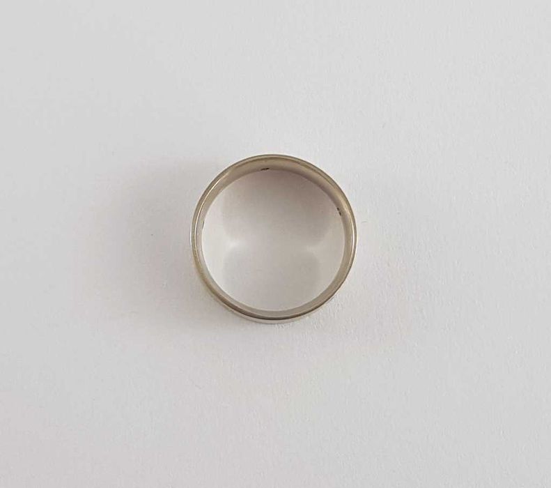 Złota obrączka próby 3 zdobiona 5 brylantami 0,08 ct