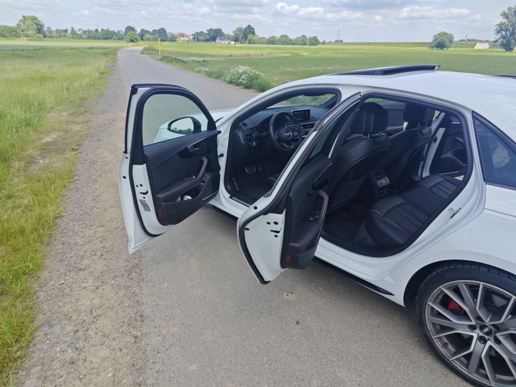 Zamienię audi a4 b9 competition 2019r quattro S-Line