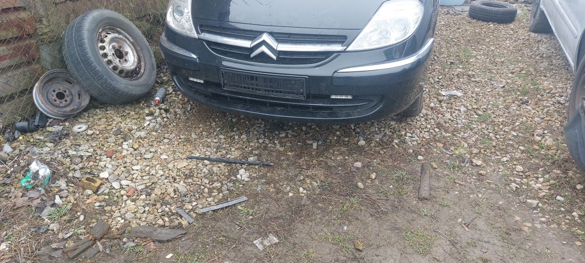 Zderzak przedni citroen c8 09r