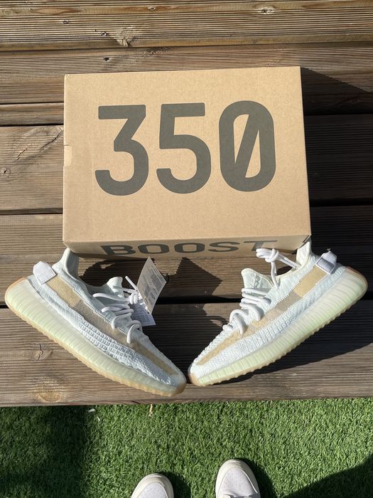 Adidas Yeezy “Hyperspace”