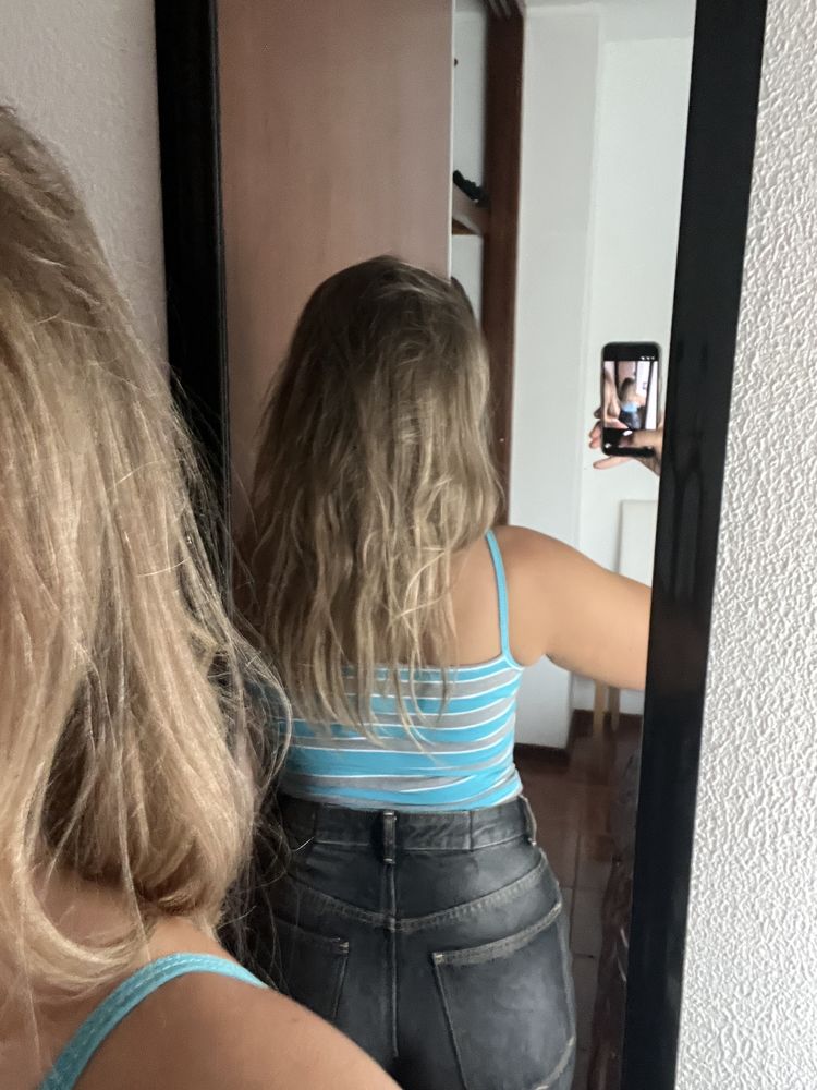 Regata top azul e cinza em otimo estado elastica