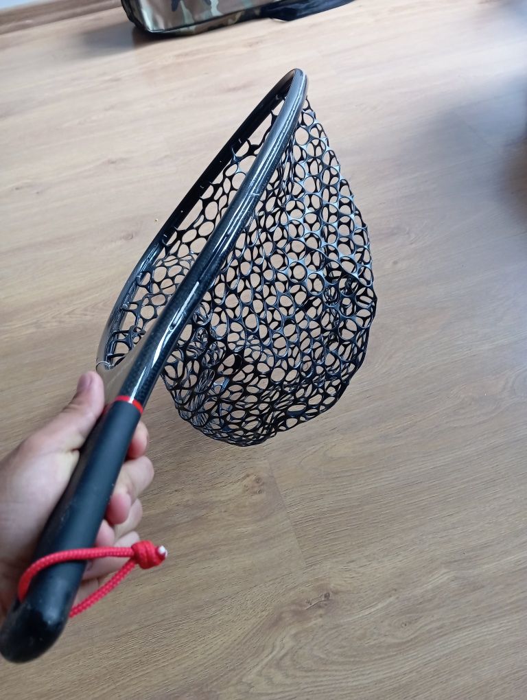 Podbierak muchowy traper