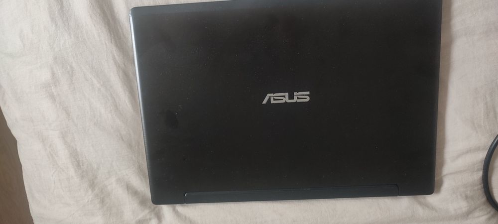 Laptop używany dobry stan