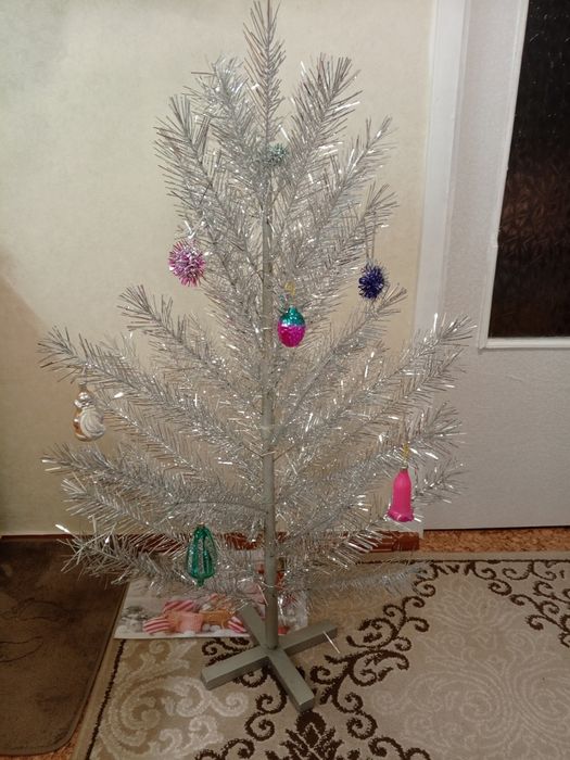 Ёлка сборная СССР "ЯЛИНКА" ,+игрушки.