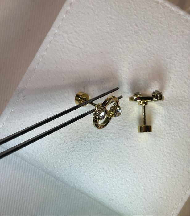 Mini Kolczyki Petit CD Złote metalowe i srebrne kryształy