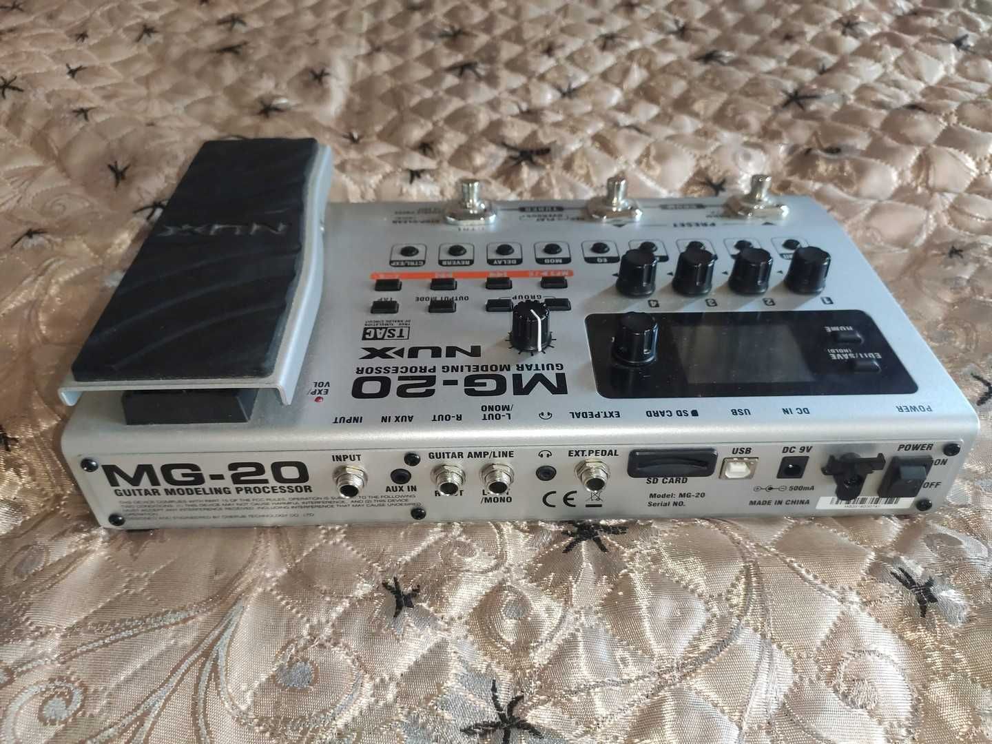 NUX MG-20 Multi-Effects Guitar Processor, Купувався за 350 доларів.