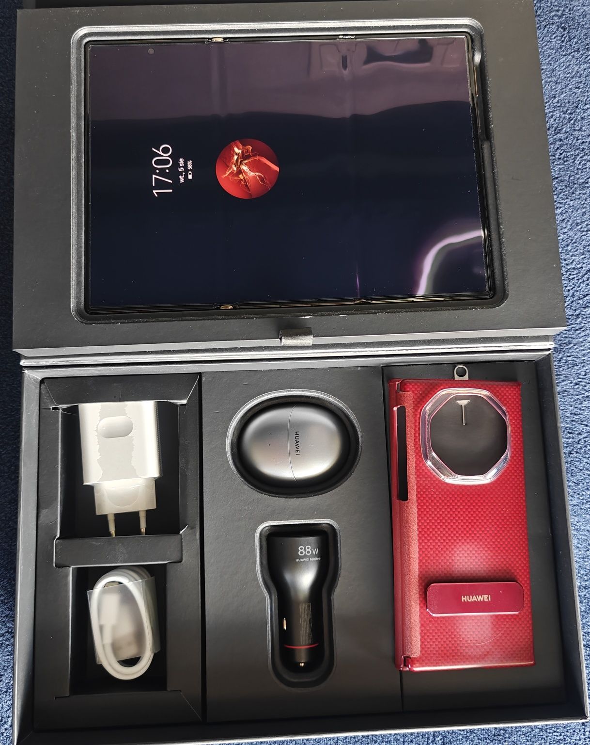 Huawei Mate XT Ultimate Design 16/512GB red Triple display