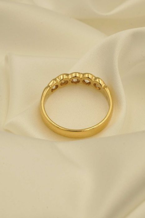 Złoty pierścionek 18K 4,15g