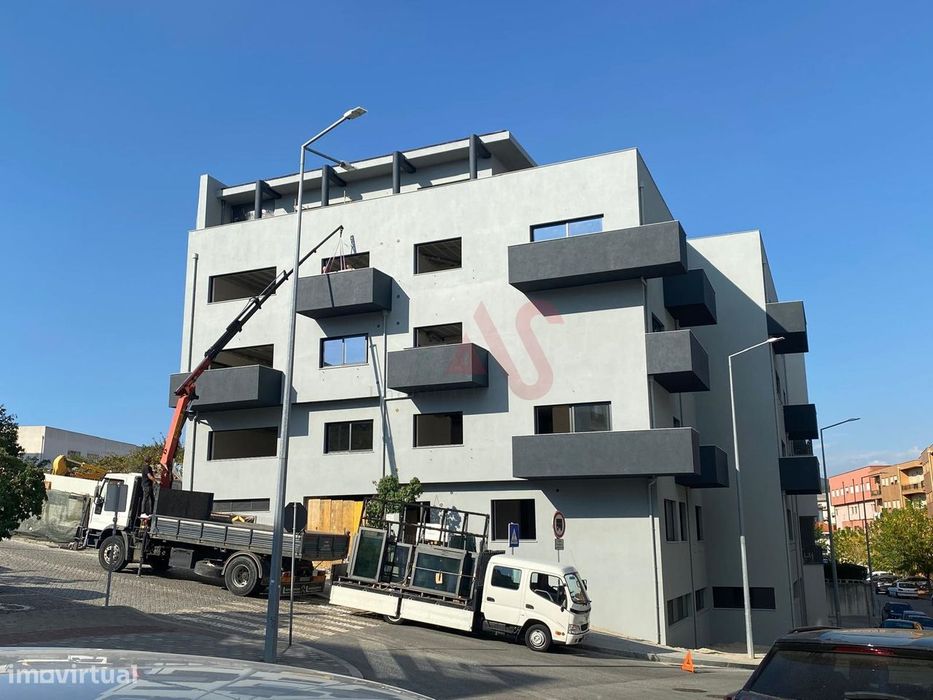 Apartamento T3 com Terraço no Centro de Lousada
