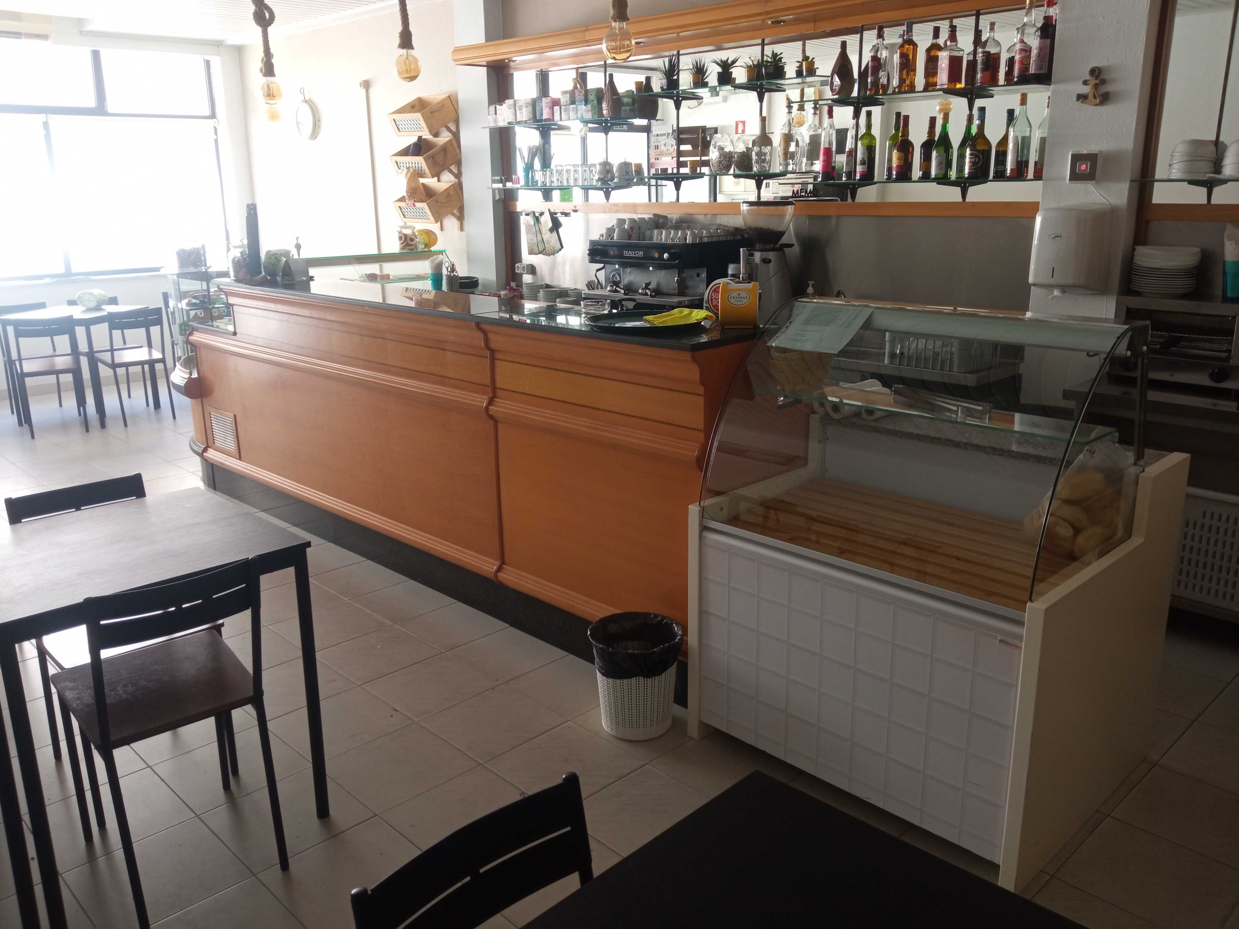 Trespasse de café em funcionamento..
