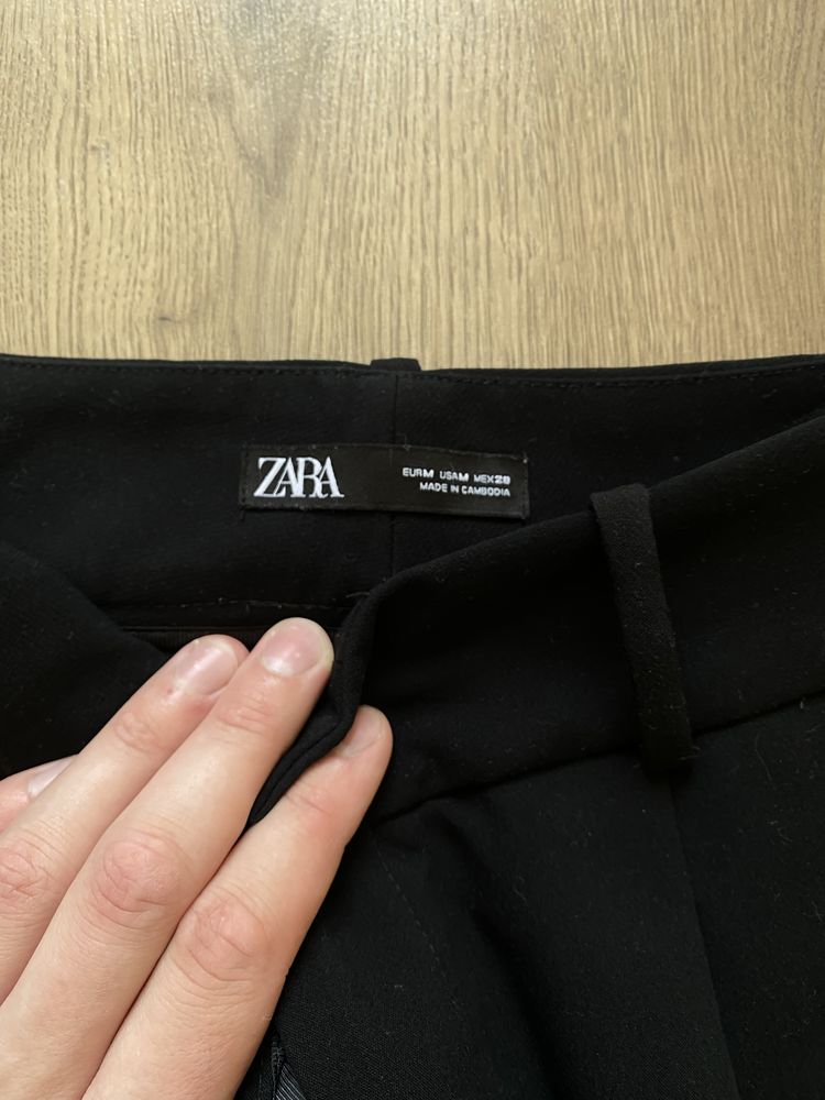 Жіночі брюки Zara розмір 28