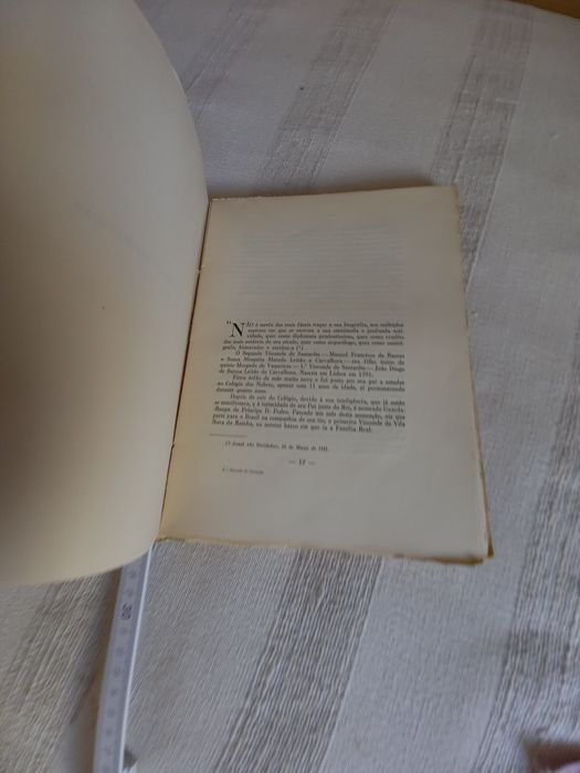 Livro antigo sobre o Visconde de Santarém