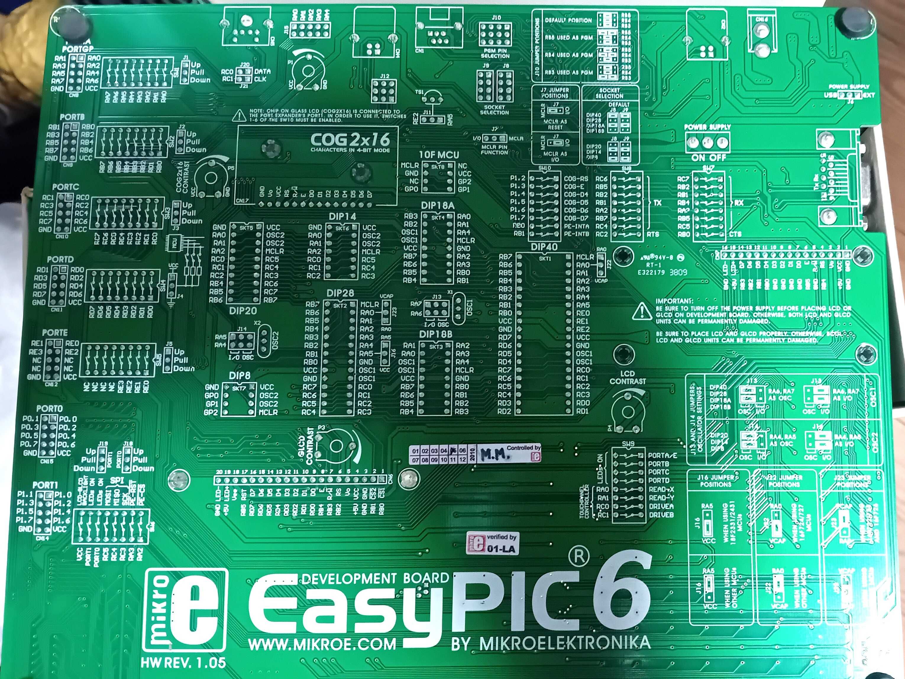Placa de Desenvolvimento EASYPIC 6 - Mikroelektronica