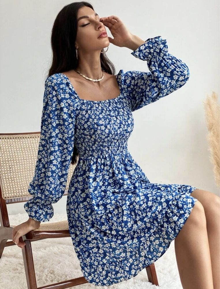 SHEIN Privé Shirred Floral Boho Vestido