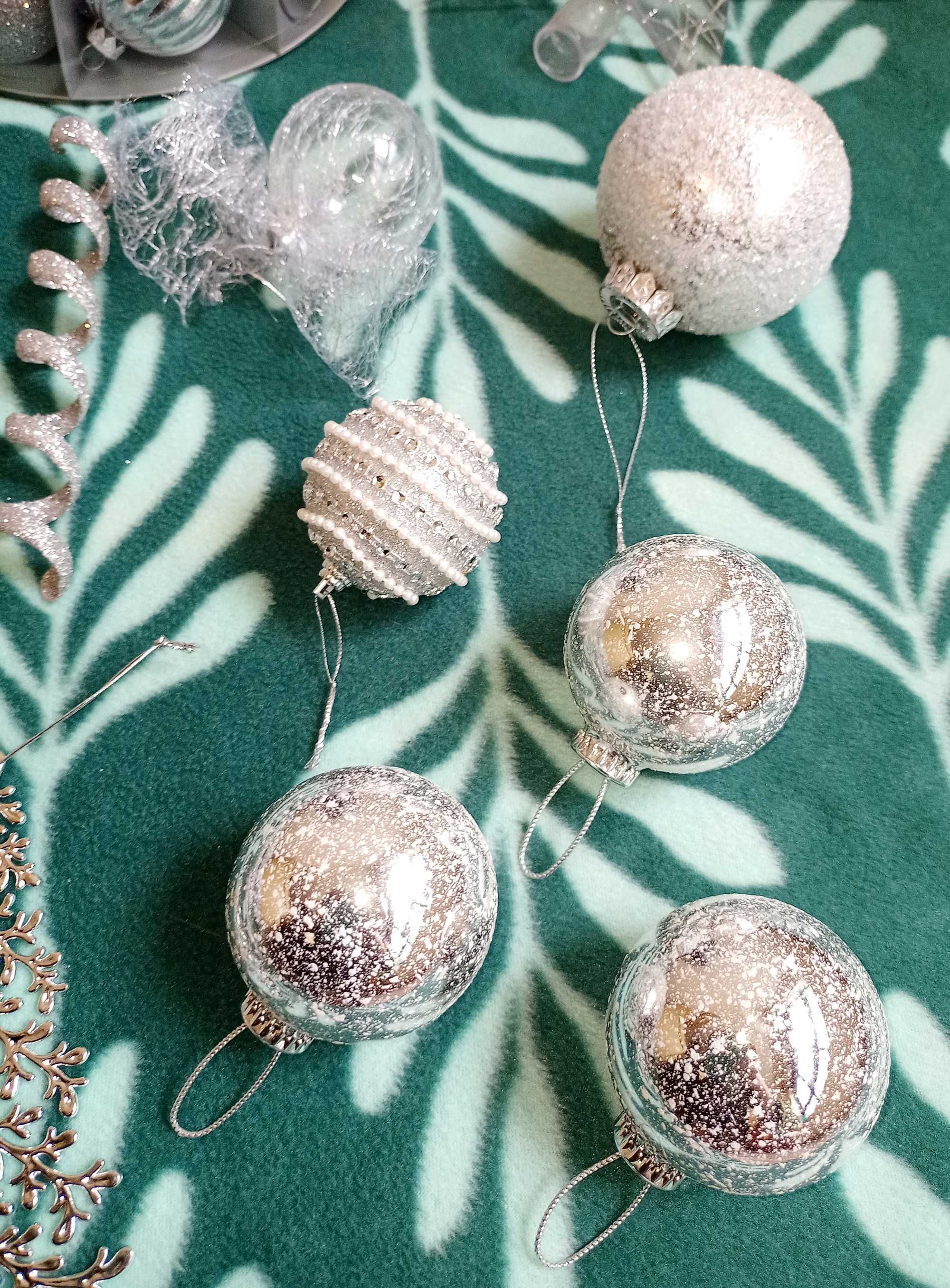 Enfeites de Natal Prateados