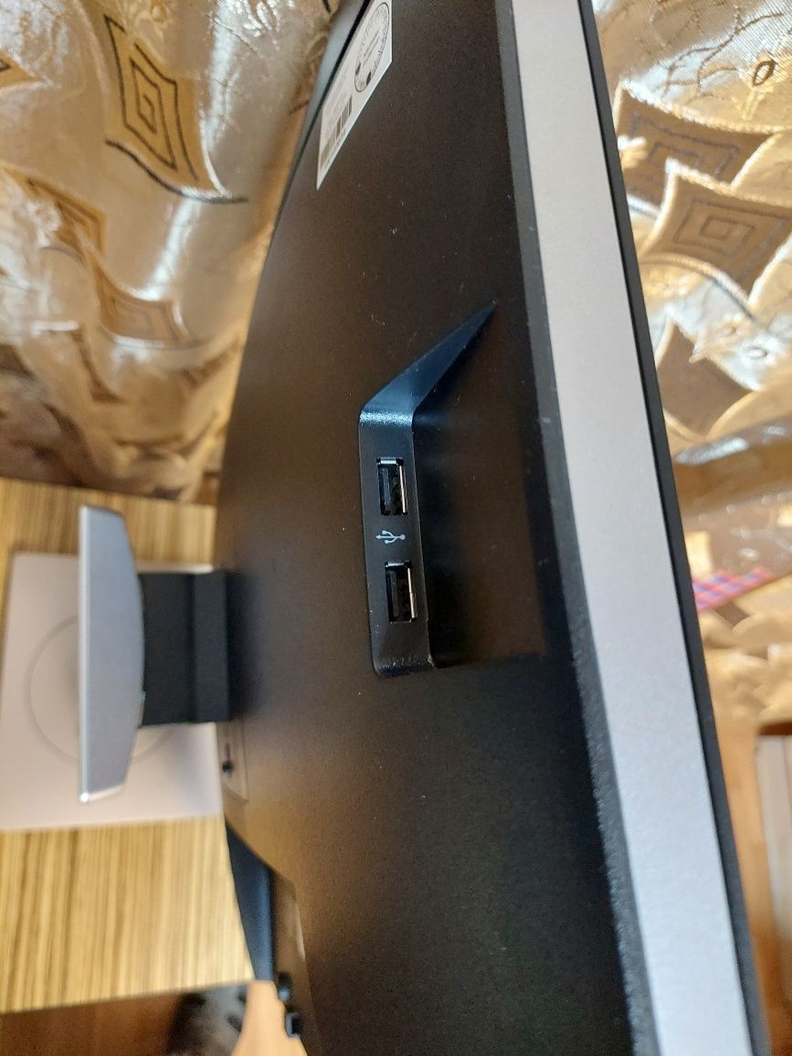 Продам монітор hp E242 FHD