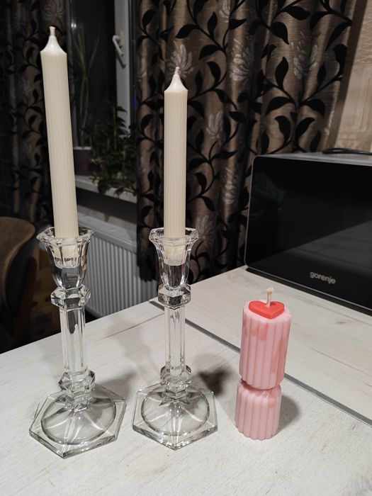 Свічки на бетоні та формові свічки із соєвого воску