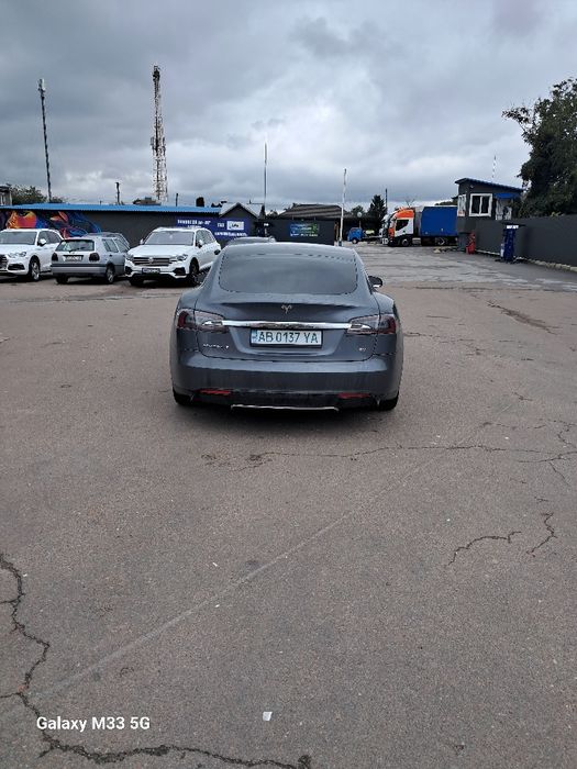 Tesla S , простая продажа , обмен