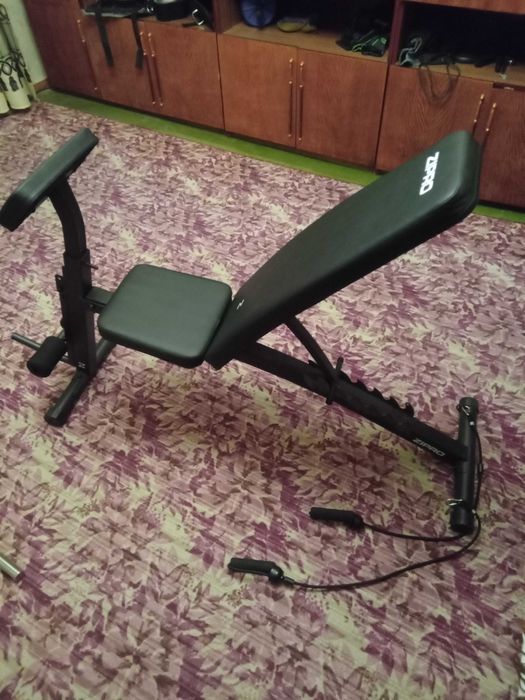 Регулируемая скамья гриф и гантели