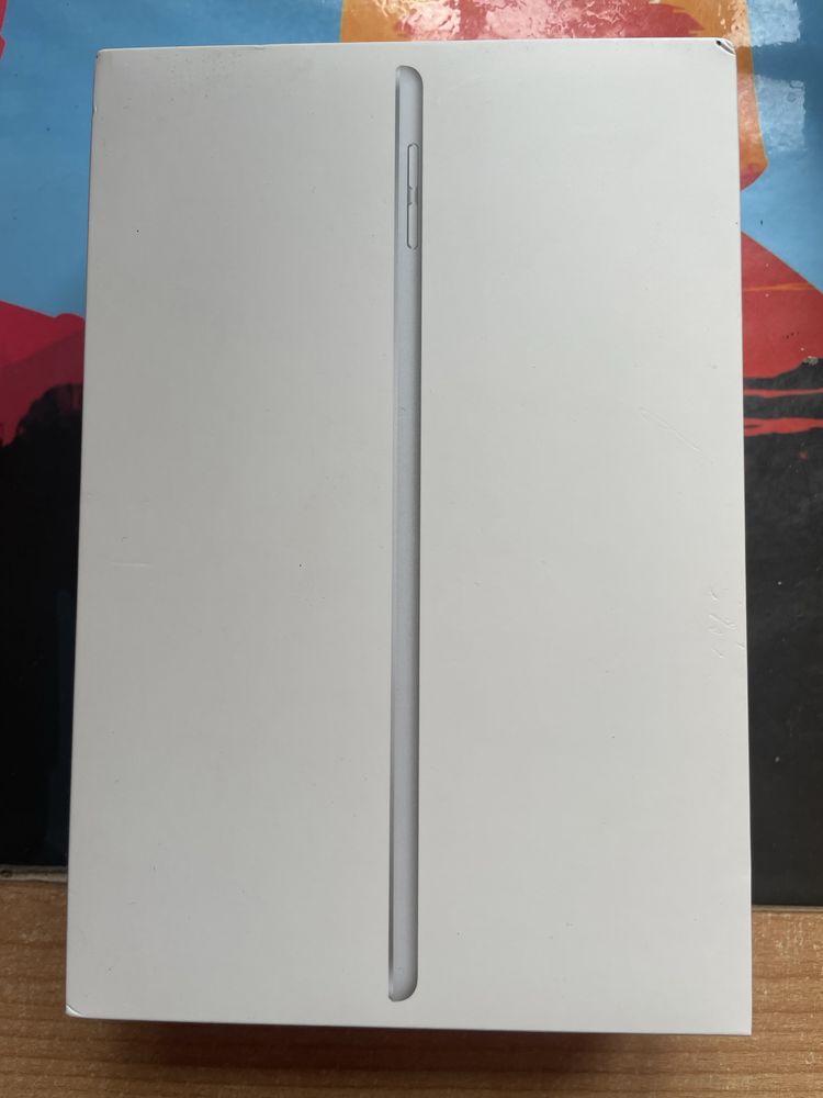 Ipad mini 5 generacji srebrny 256GB WIFI etui Jak nowy