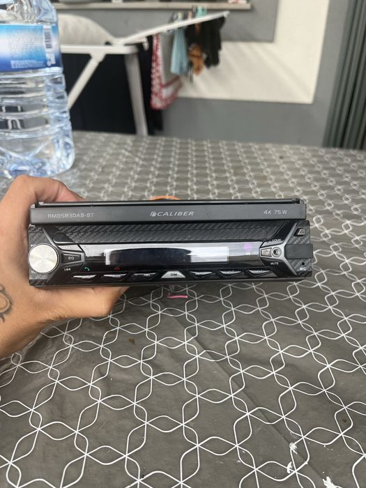 Radio caliber com televisor