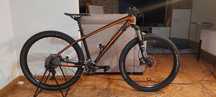 Bicicleta KTM 27,5 em carbono