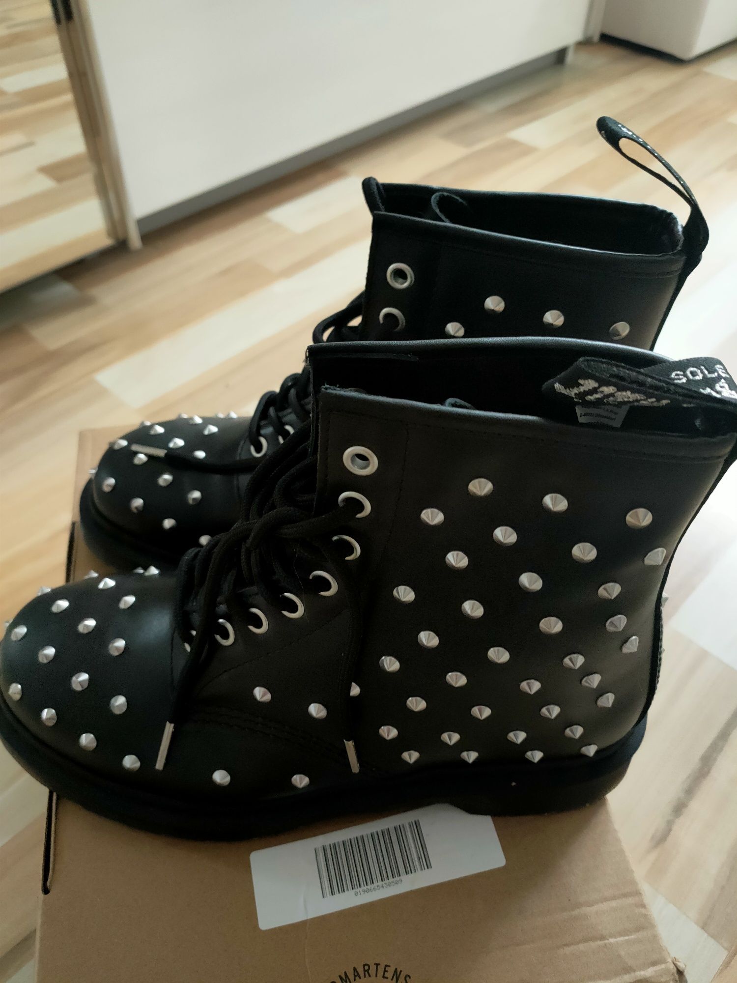 Dr Martensy Stud rozm. 40 NOWE ćwieki