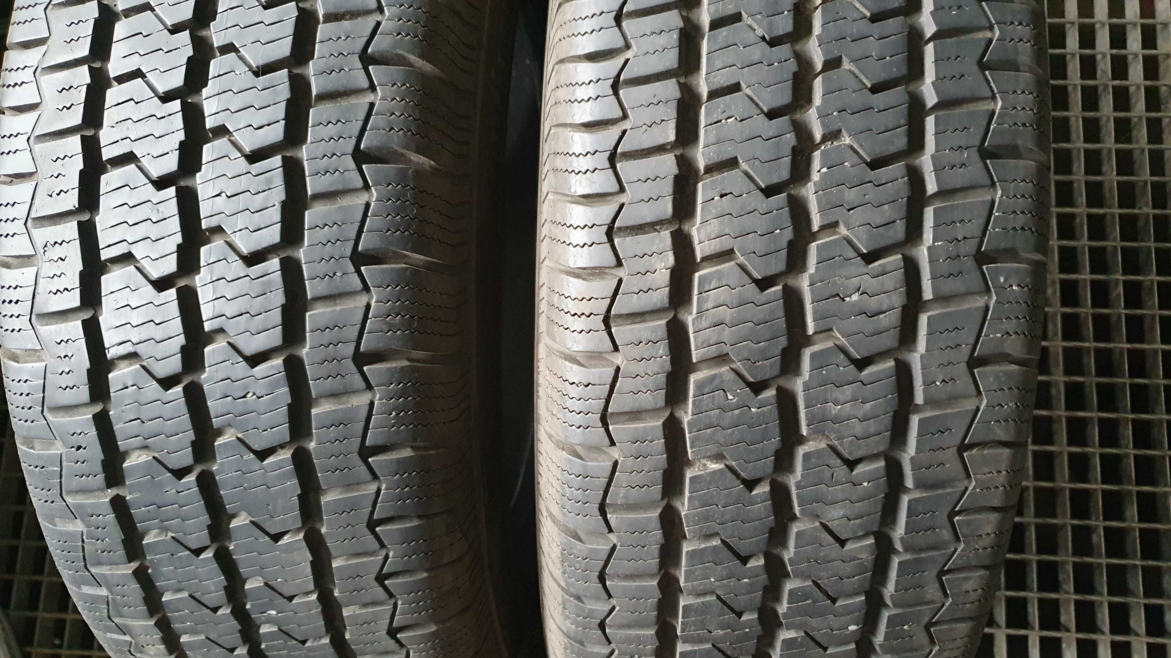 CONTINENTAL Vanco Four Season2  225/65R16  8mm 2021r