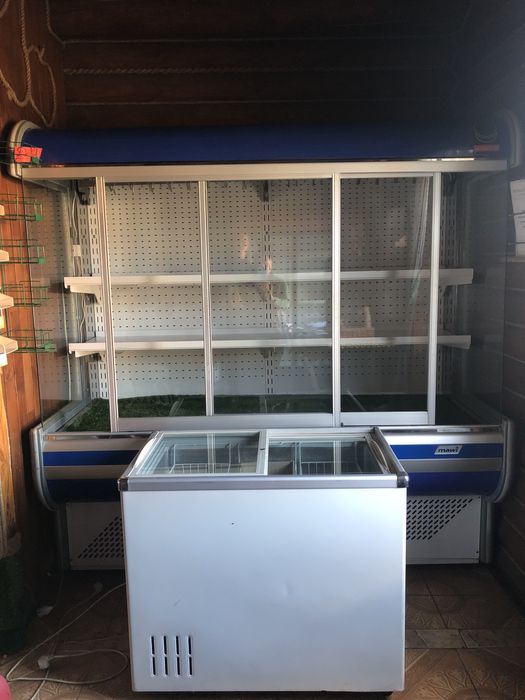 Холодильна вітрина- шкаф регал, торгове обладнання.