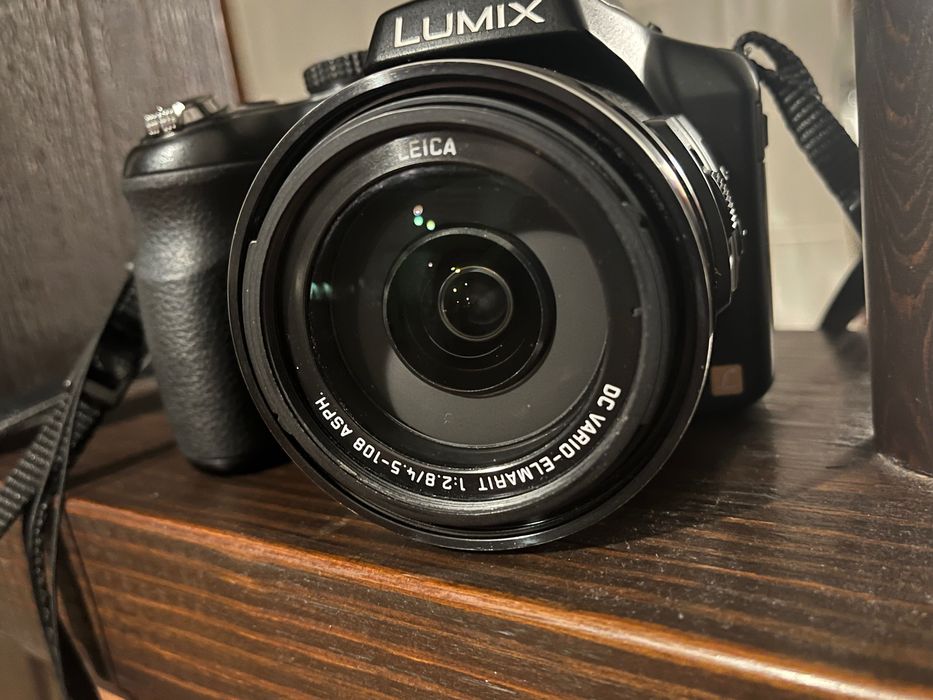 Panasonic LUMIX DMC-FZ200