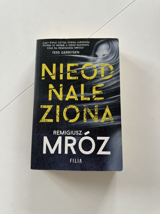 Ksiazka „nieodnaleziona” Remigiusz Mróz