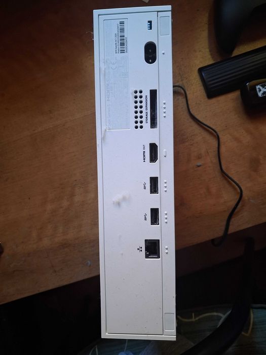 syndyk sprzeda używaną konsolę Konsola to Xbox Series S 512 MB