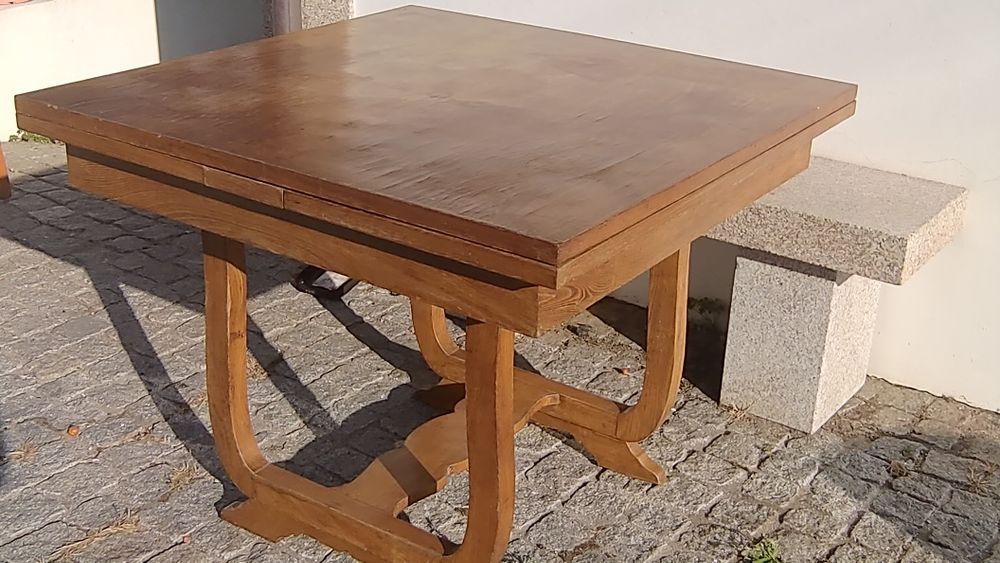 Mesa de madeira extensível
