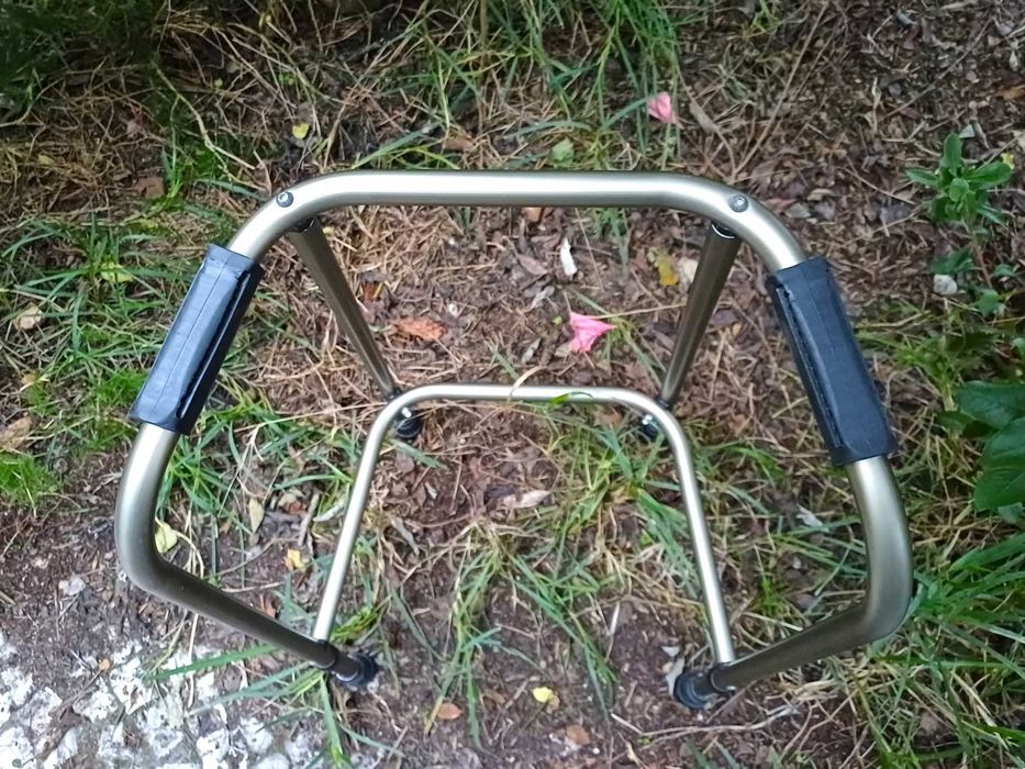 Andarilho Orthos leve e resistente, alumínio, alt. regulável, estreito