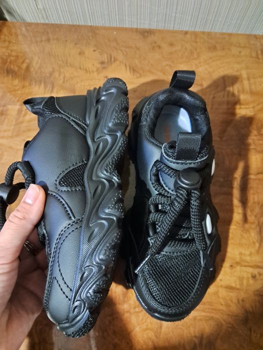 Стильні кросівки в сітку хлопчик 19.5 см